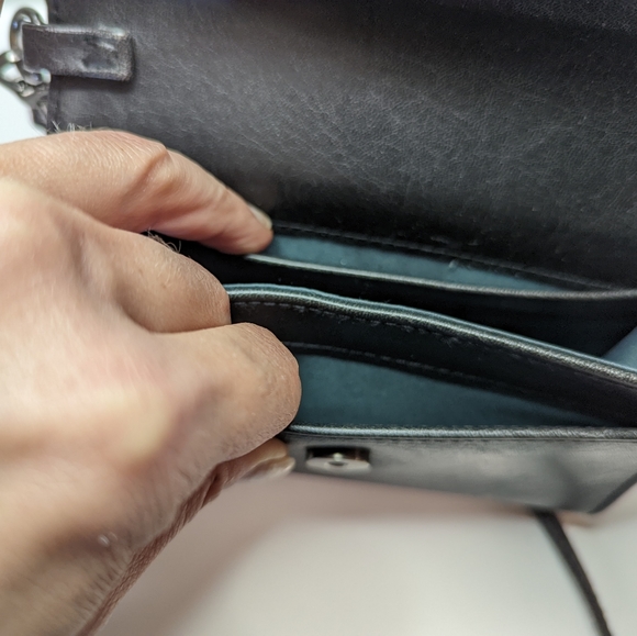 Matt & Nat Black Crossbody Purse - Picture 12 of 13